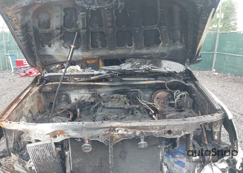 2010 Toyota Tundra Grade 5.7L V8 z USA, uszkodzony, nr VIN 5TFUY5F19AX118144